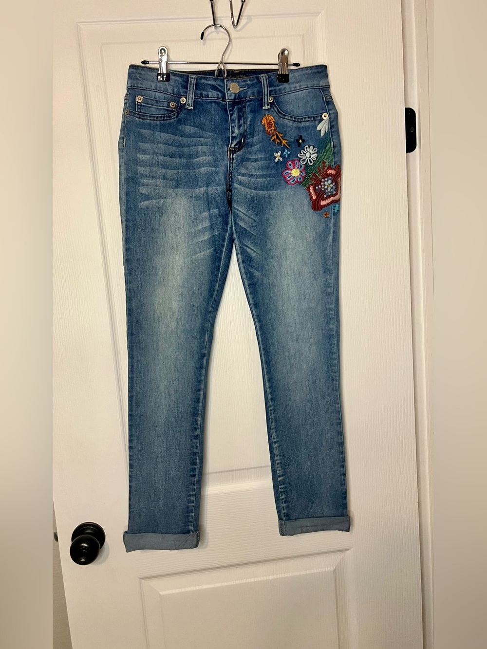 Embroidered Medium Blue Skinny Jeans for Women